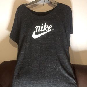 Nike tee shirt size 2x slightly worn